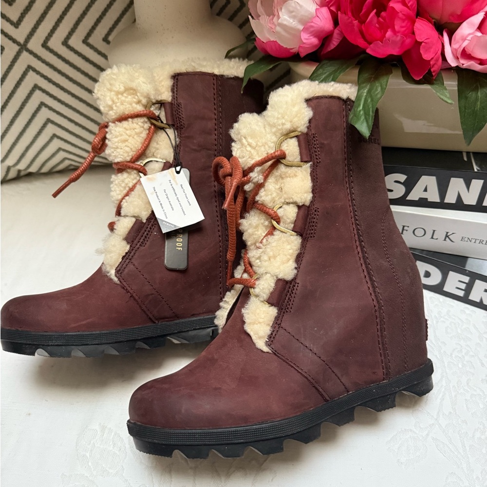 Sorel Women's Burgundy Shearling Lace-Up Boots